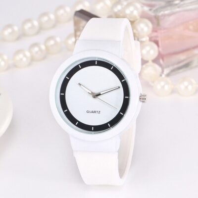 reloj blanco